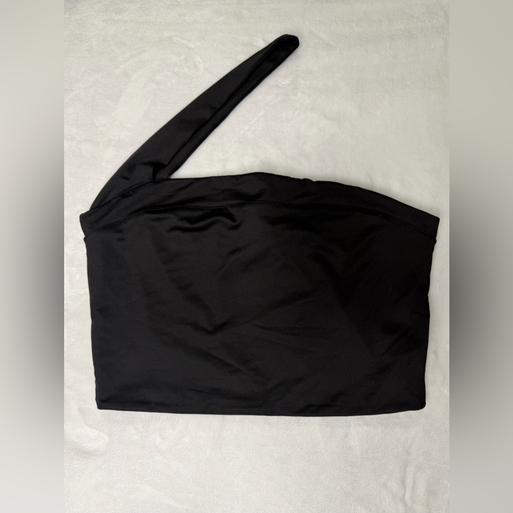 Forever 21 Black One-Shoulder Crop Top - Asymmetric Silhouette